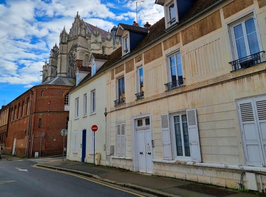 Le Studio De La Cathedrale Apartman Beauvais Kültér fotó